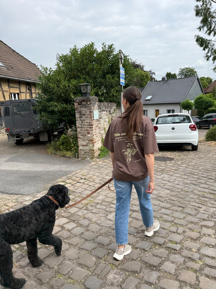 UNISEX T-SHIRT FÜR HUNDEMENSCHEN "THIS AND NO STRESS" - WOOF DELI