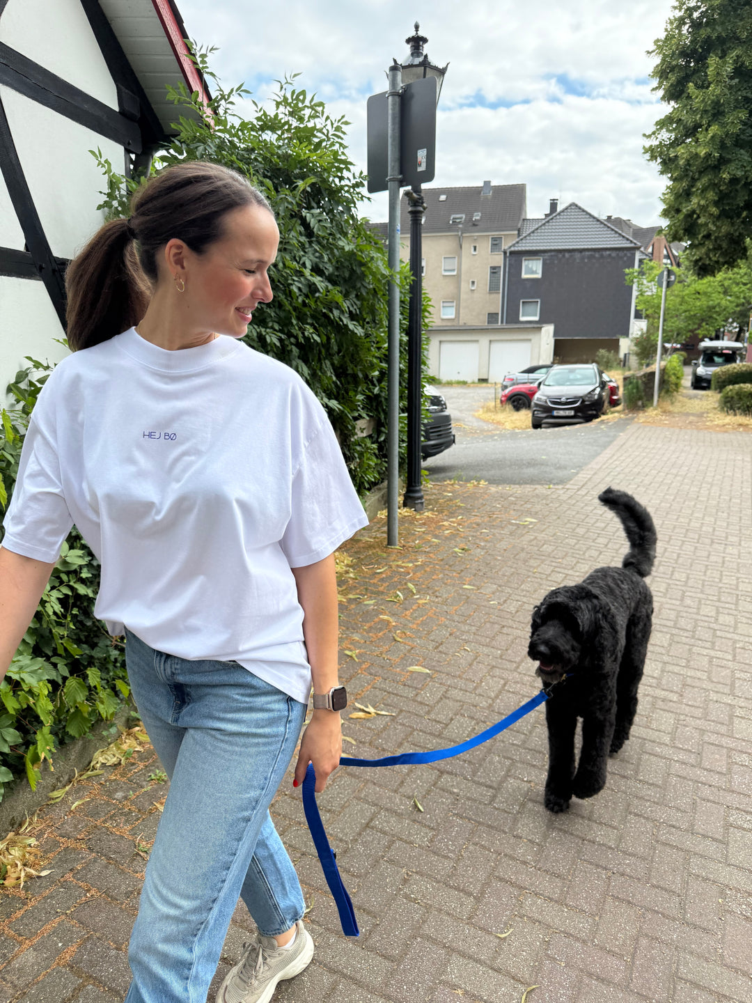 UNISEX T-SHIRT FÜR HUNDEMENSCHEN "OUT OF OFFICE" - WOOF DELI