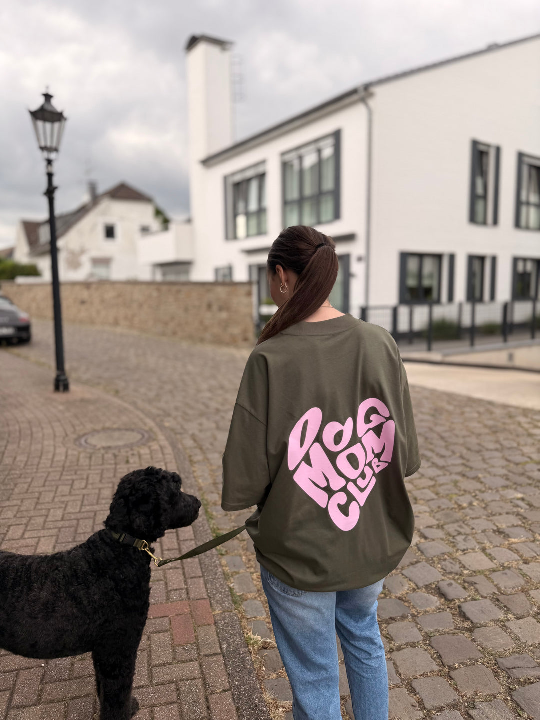 UNISEX T-SHIRT "DOG MOM CLUB" - WOOF DELI