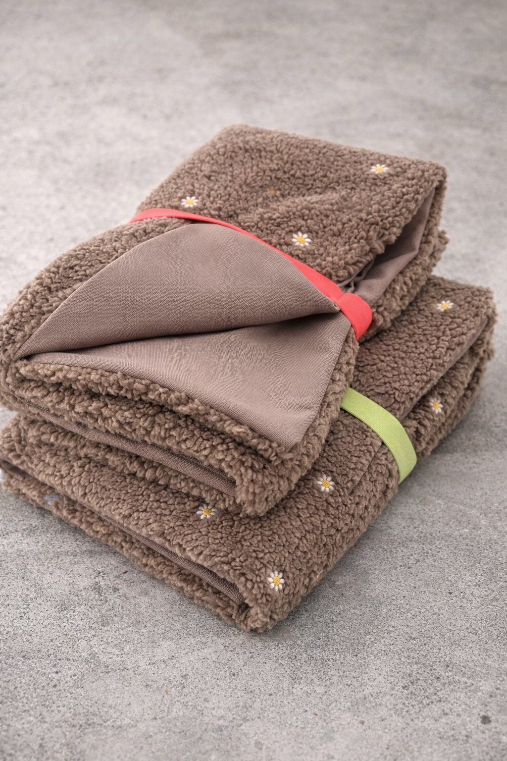 OUTDOOR HUNDEDECKE DAISY - WOOF DELI