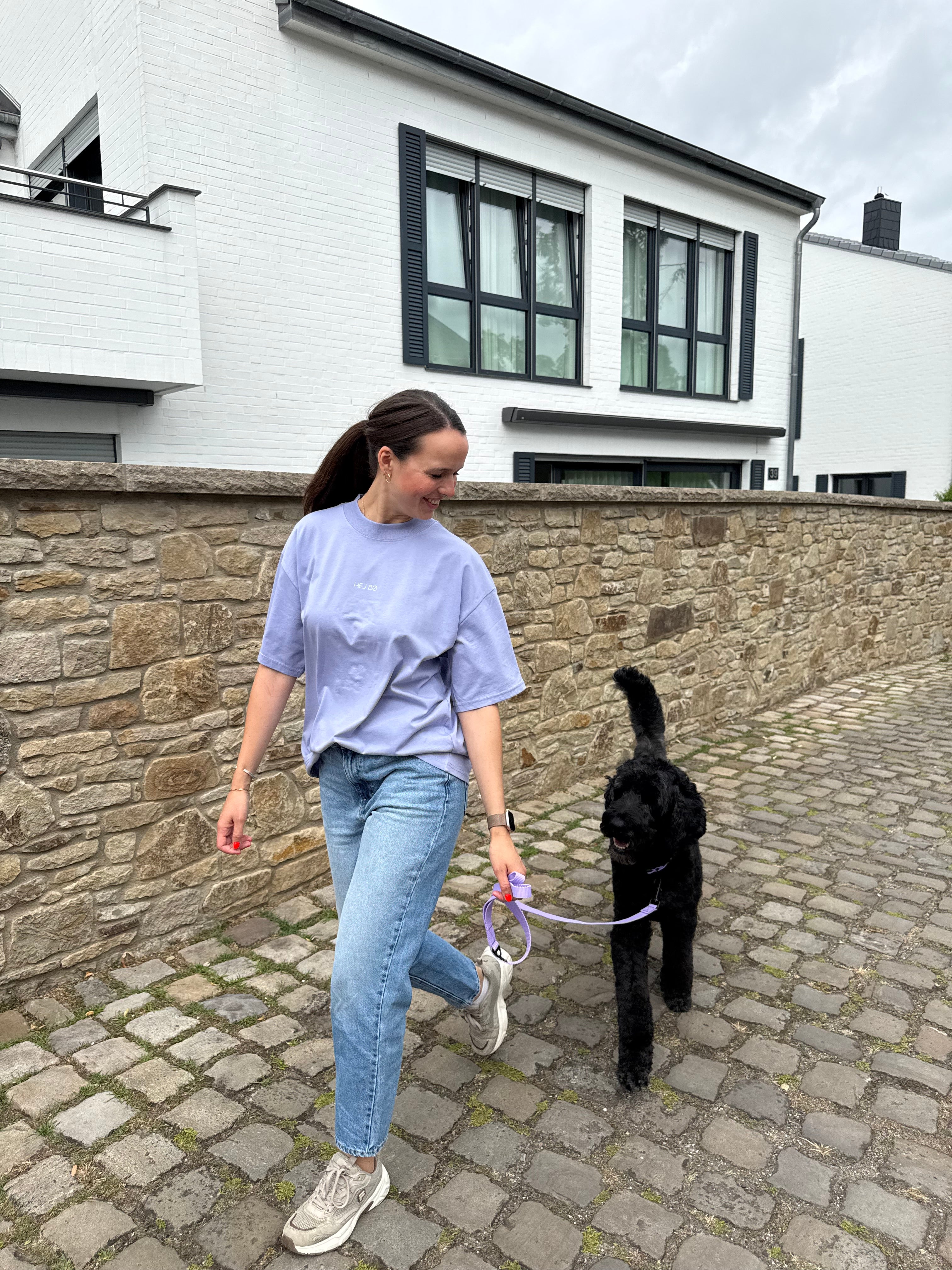 UNISEX T-SHIRT FÜR HUNDEMENSCHEN "DOG HUGS" - WOOF DELI