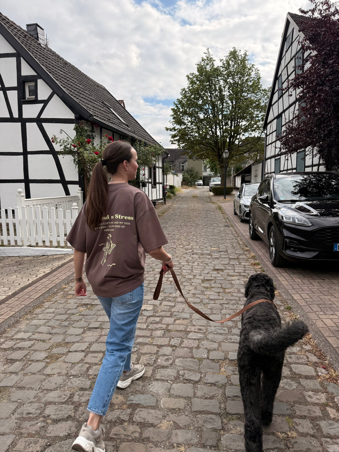 UNISEX T-SHIRT FÜR HUNDEMENSCHEN "THIS AND NO STRESS" - WOOF DELI