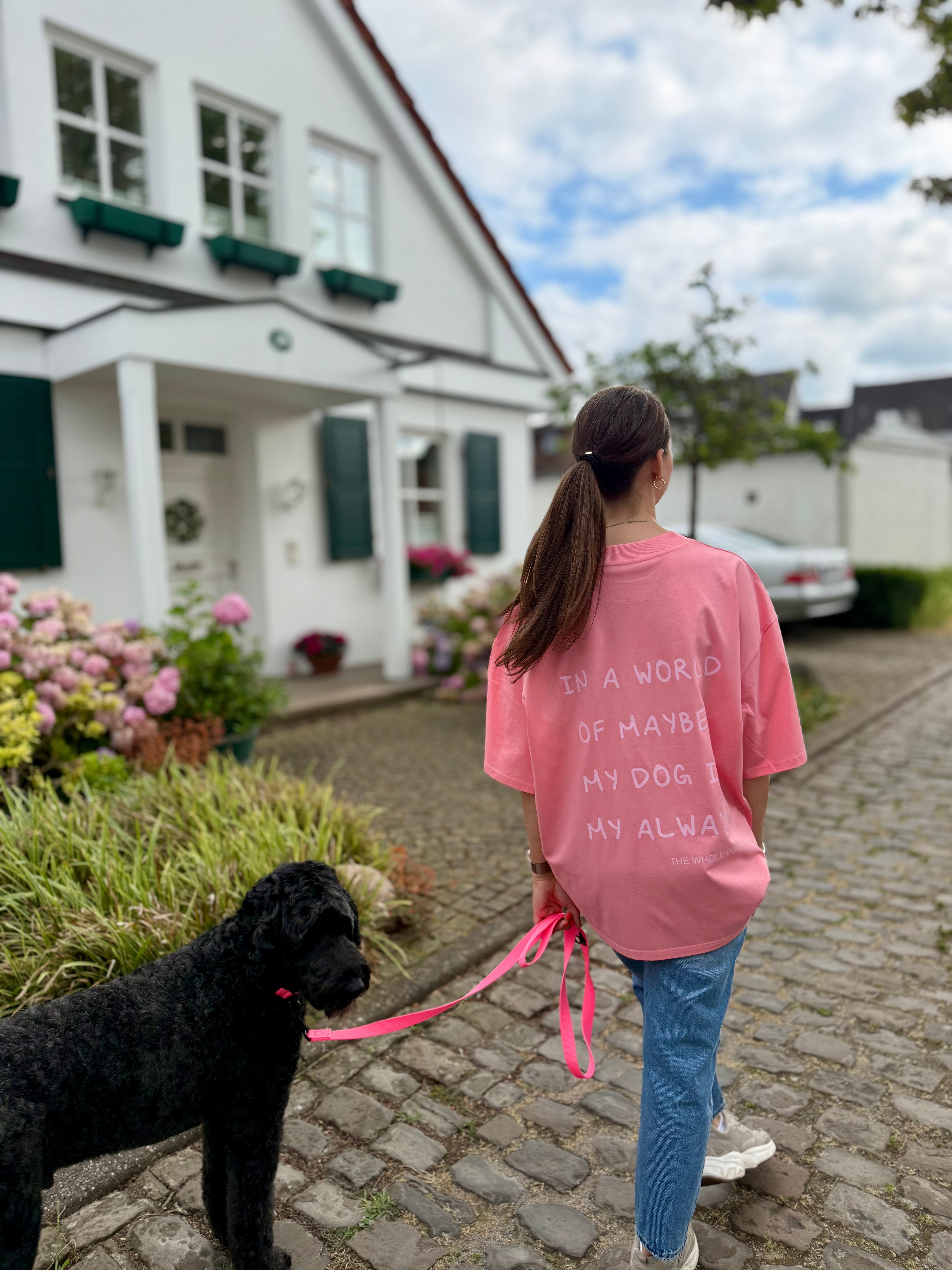 VORBESTELLUNG!!! UNISEX T-SHIRT FÜR HUNDEMENSCHEN "IN A WORLD OF MAYBES" - WOOF DELI