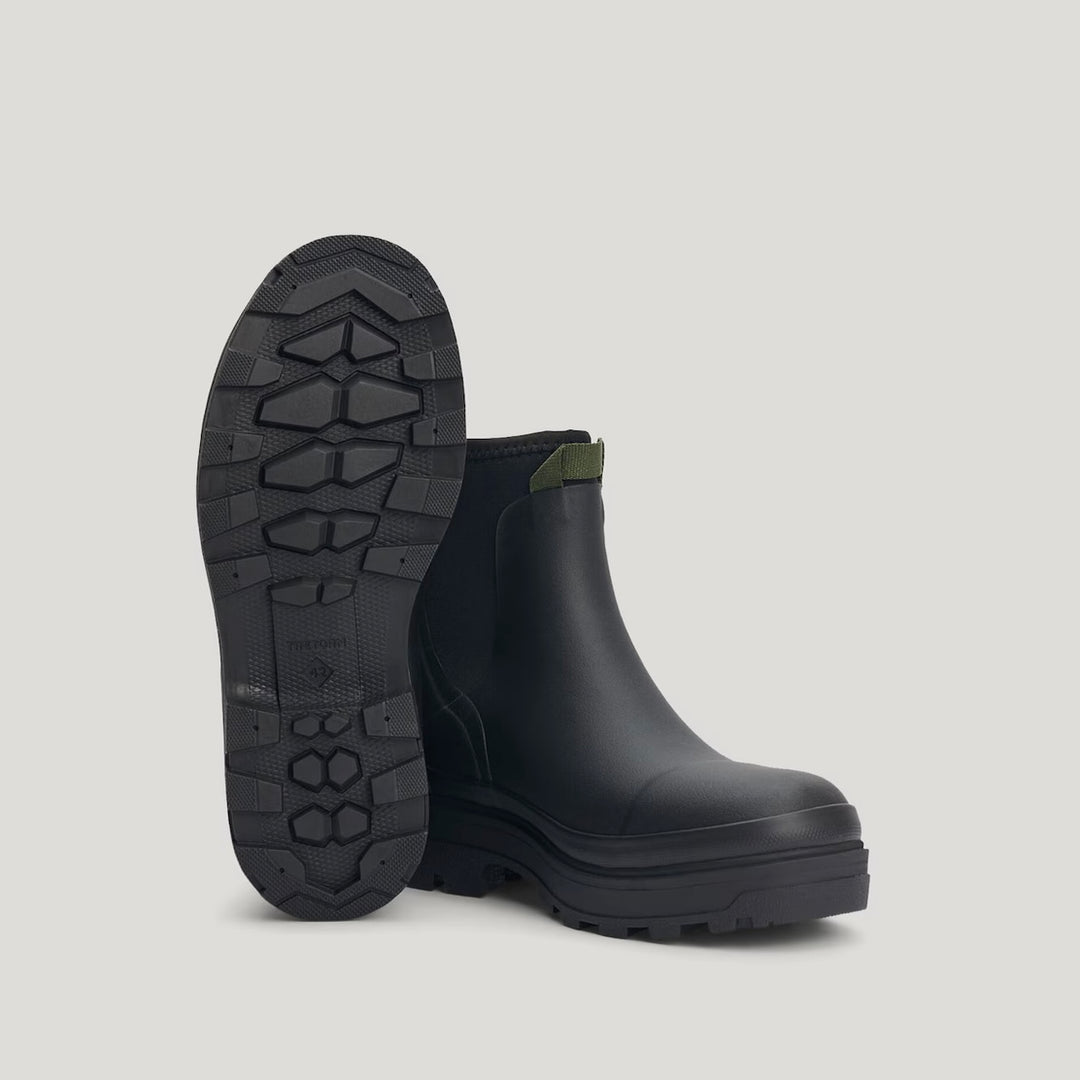 Blasia Black