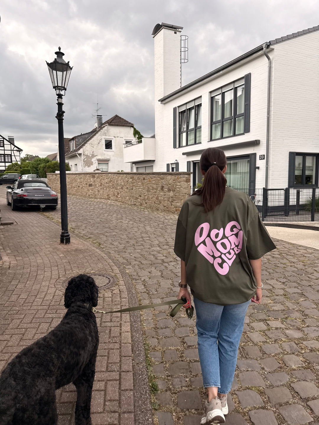 UNISEX T-SHIRT "DOG MOM CLUB" - WOOF DELI
