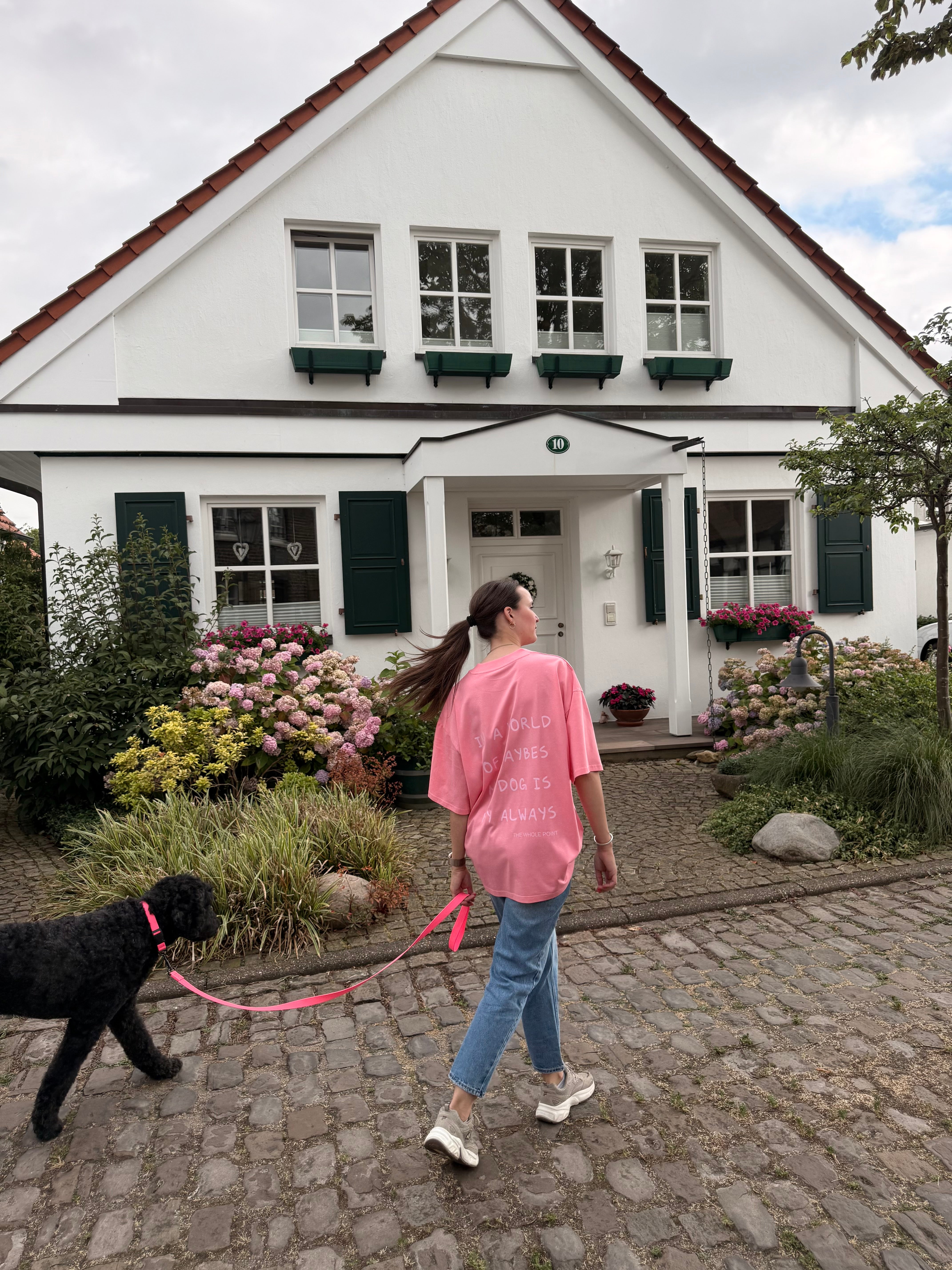 VORBESTELLUNG!!! UNISEX T-SHIRT FÜR HUNDEMENSCHEN "IN A WORLD OF MAYBES" - WOOF DELI