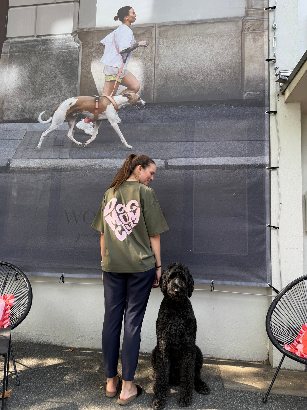 UNISEX T-SHIRT "DOG MOM CLUB"